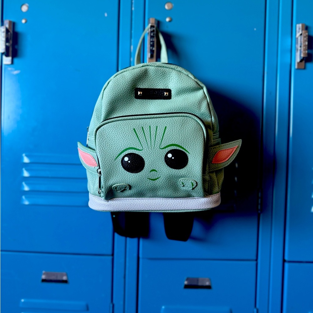 Mandalorian Grogu ‘The child’ Disney 
mini backpack
